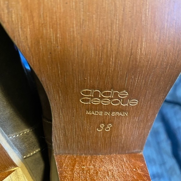 Andre Assous suede embroidered ankle cowboy boots like new 8 - Picture 7 of 8